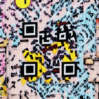 Токийское уличное граффити в стиле комикса: QR-код для постеров